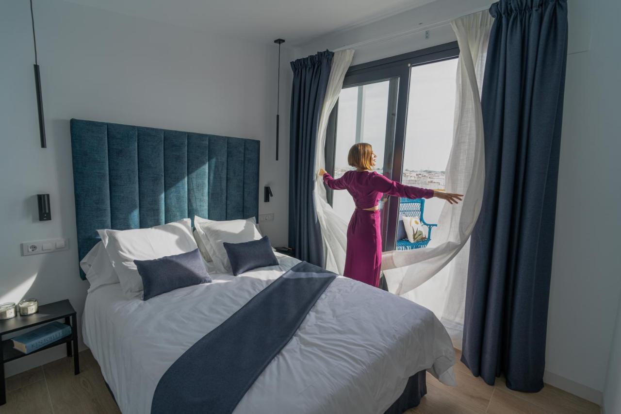 Riam Suites Apartamentos 로스팔라씨오스이빌라프란카 외부 사진