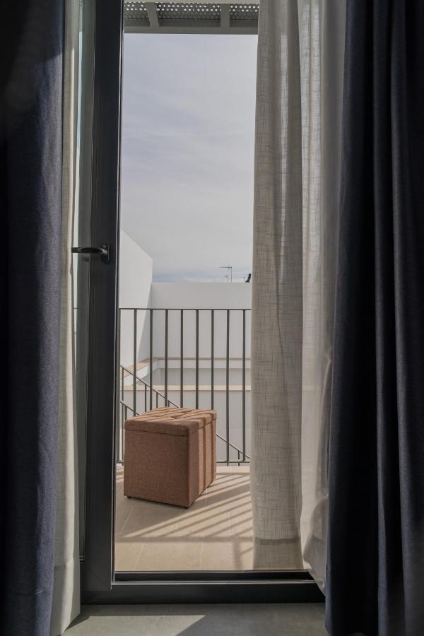 Riam Suites Apartamentos 로스팔라씨오스이빌라프란카 외부 사진