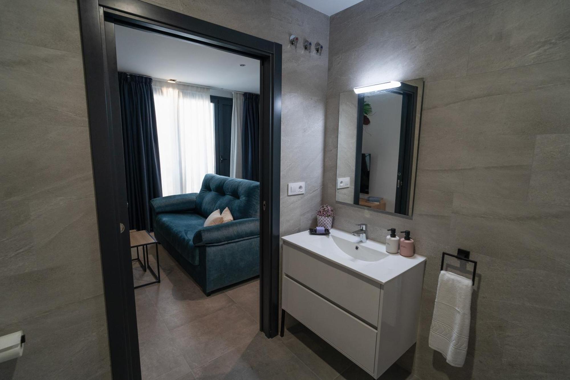 Riam Suites Apartamentos 로스팔라씨오스이빌라프란카 외부 사진