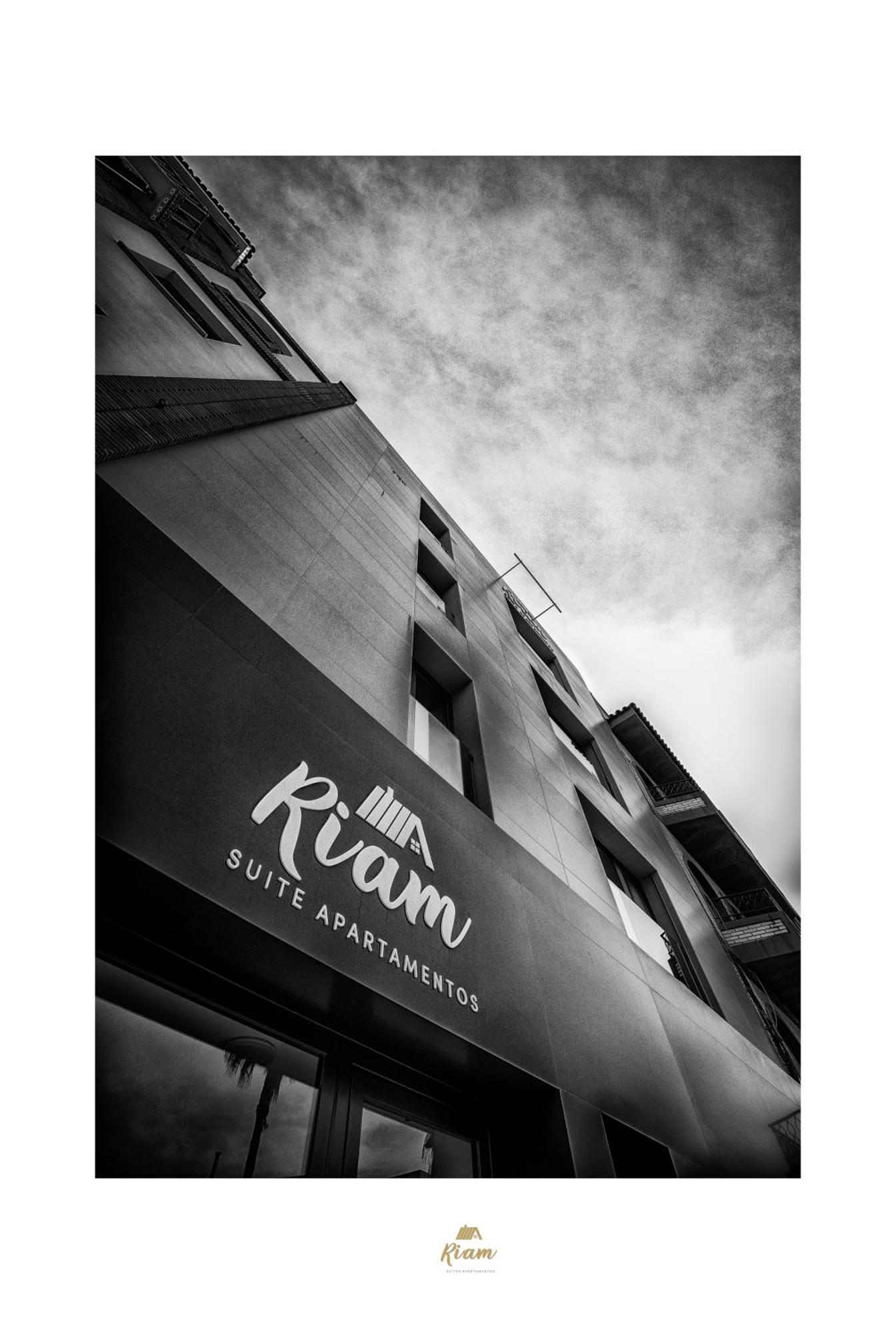 Riam Suites Apartamentos 로스팔라씨오스이빌라프란카 외부 사진